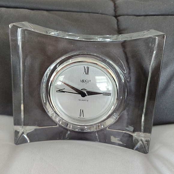 Mikasa Other - Mikasa Vintage Solitaire Crystal Clock